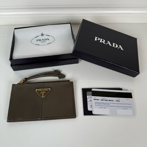 프라다 가죽 카드지갑  1MC086-4