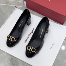 페레가모 신상 로퍼 F38106 블랙